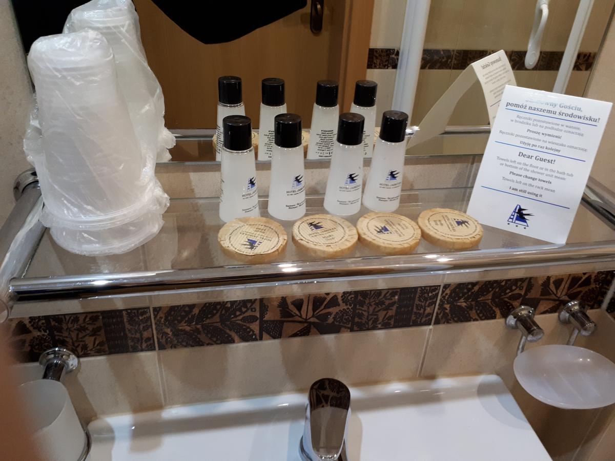 Hotel Jaskolka 乌斯特龙 外观 照片
