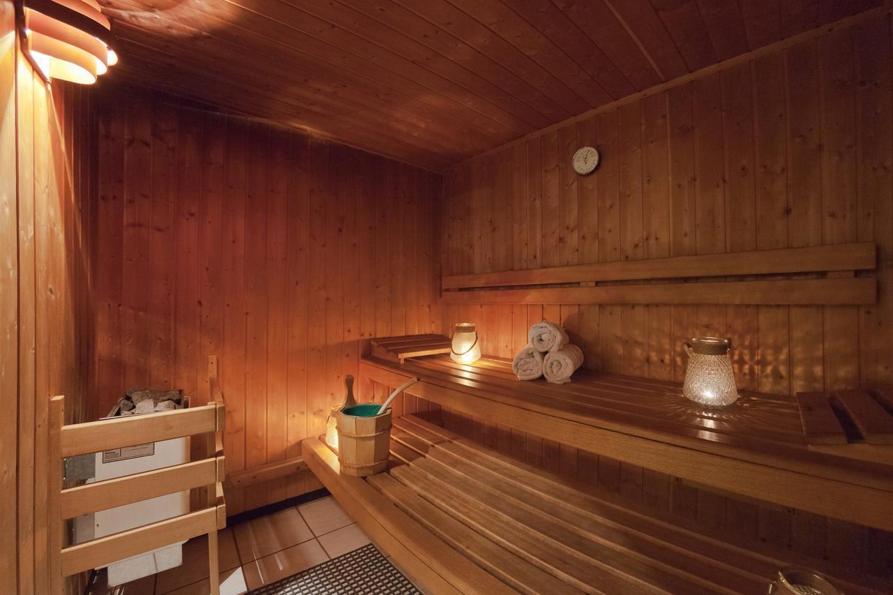 Hotel Jaskolka 乌斯特龙 外观 照片