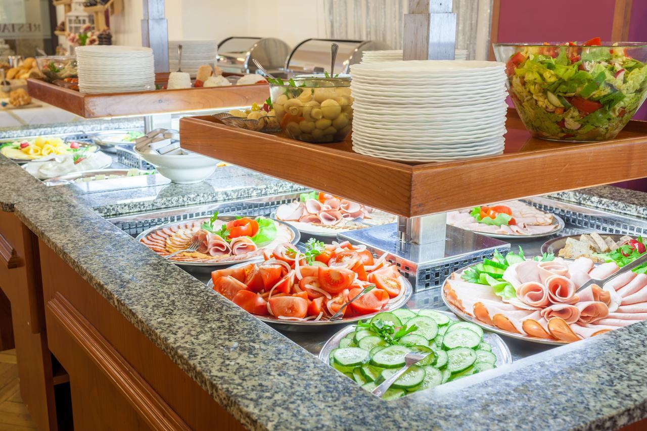 Hotel Jaskolka 乌斯特龙 外观 照片